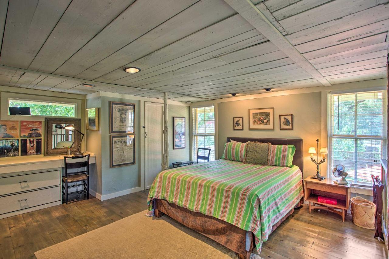Historic Fort Worth Cottage With Shared Pool! Extérieur photo